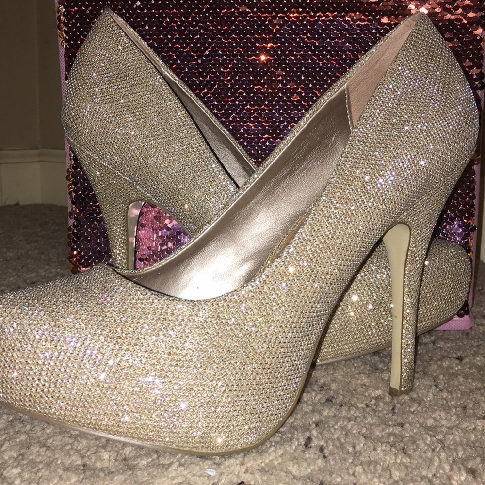 High heels shoes